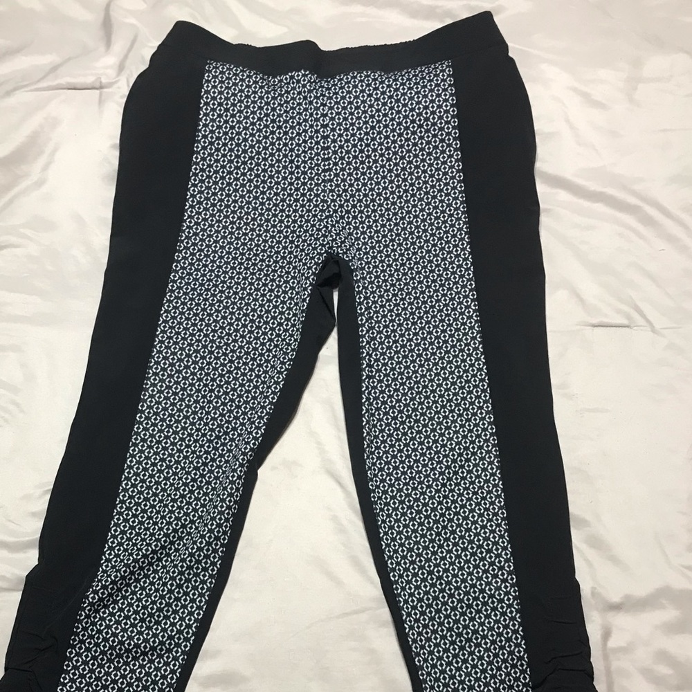 ZENERGY Chicos in Black & White